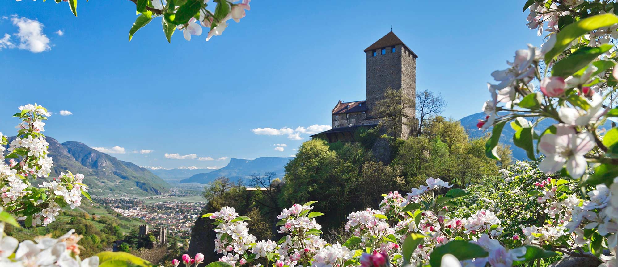 Castel Tirolo nel paese omonimo